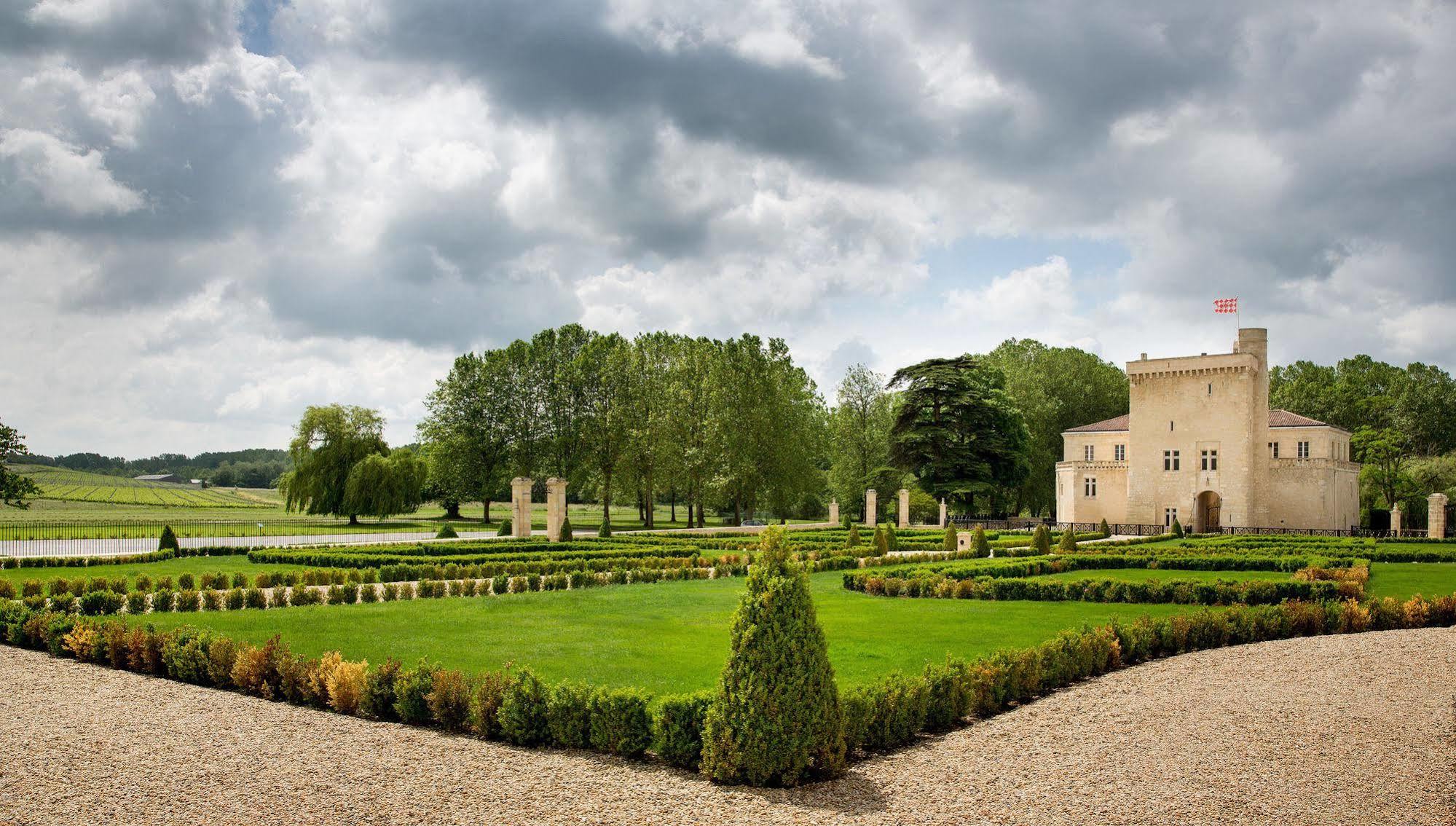 Chateau La Tour Carnet Saint-Laurent-de-Medoc Exterior photo